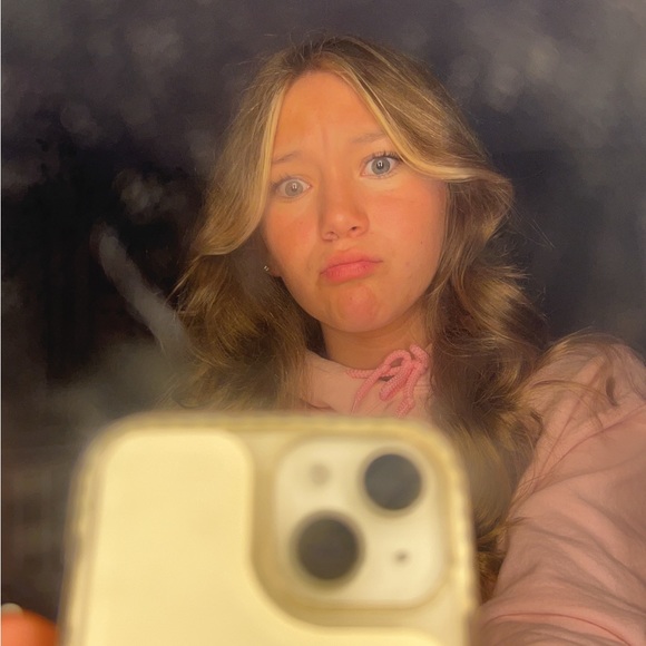 Meet your Posher, Avery - Picture 1 of 1